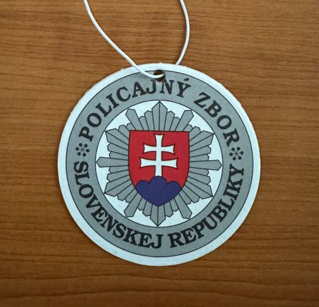 Osviežovač vzduchu Polícia SR (kruh)