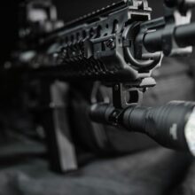 Montáž na hlaveň pre svietidlo ARMYTEK AWM-05 – čierna